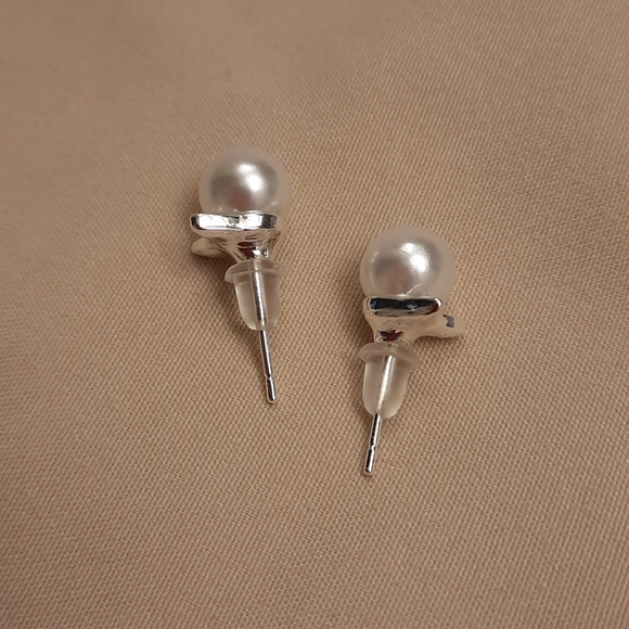 Silver Tone Cat Ear Faux Pearl Earrings - Picture 12 of 12